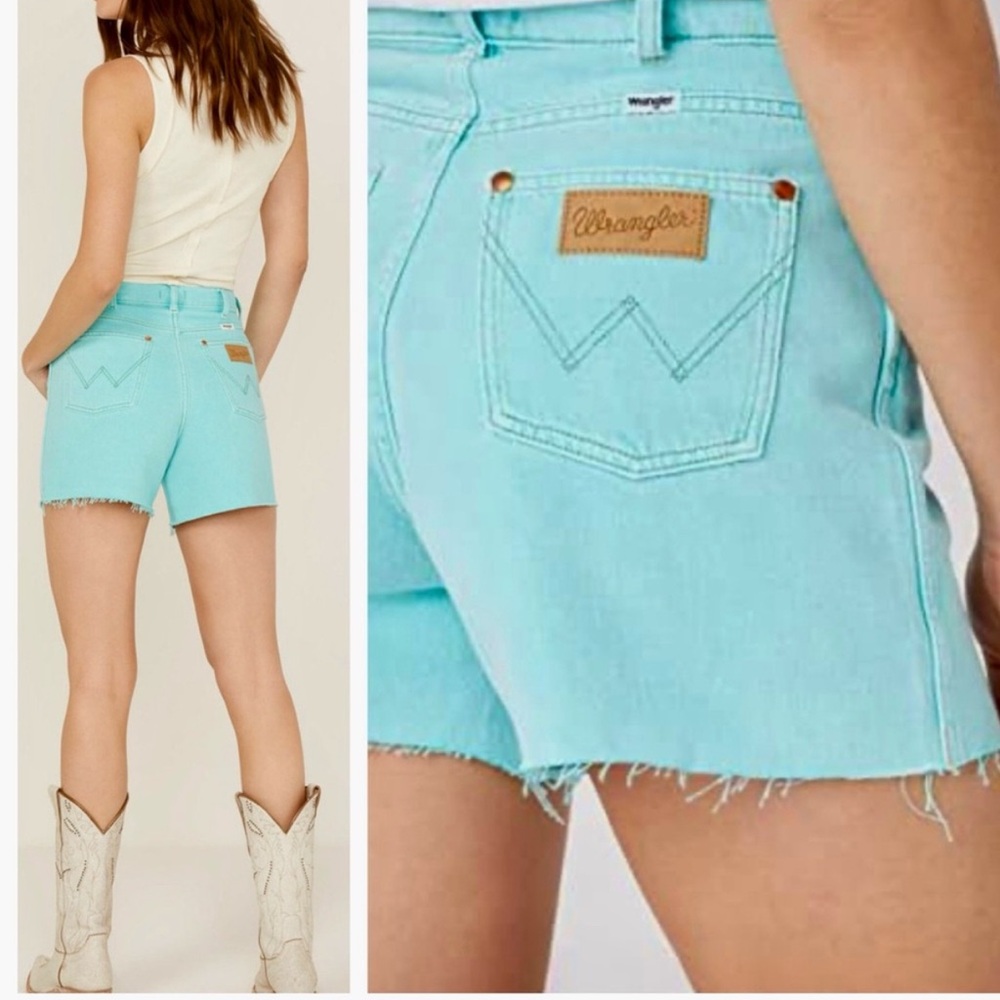 NWT Wrangler Donna High Rise Shorts, Turquoise, Size 29